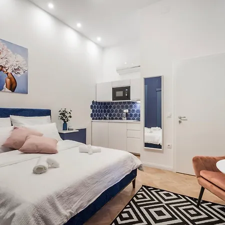 D58 - Grand Boulevard Royal - Location By Bqa * Budapest